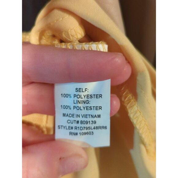 Beautiful Lace Overlay Half-Sleeve Dress Yellow XS - Picture 6 of 6